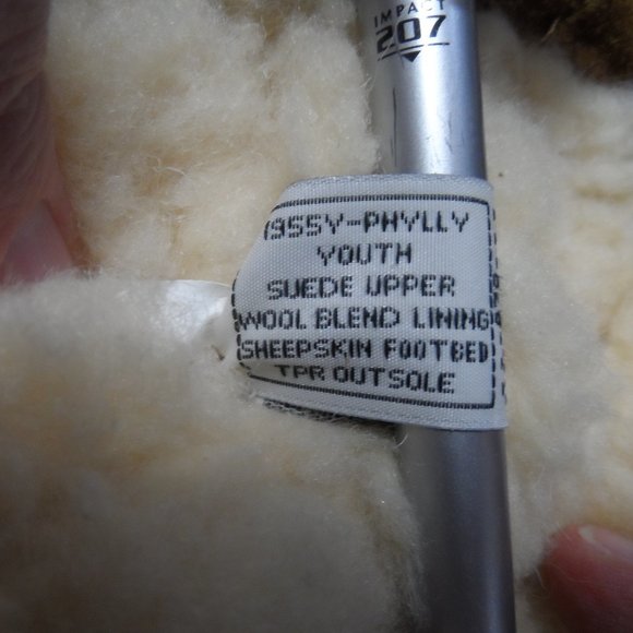 NWOT Bearpaw Boots - Youth Size 3 - Picture 6 of 6